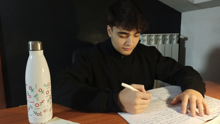 Ragazzo che prova ad entrare a medicina